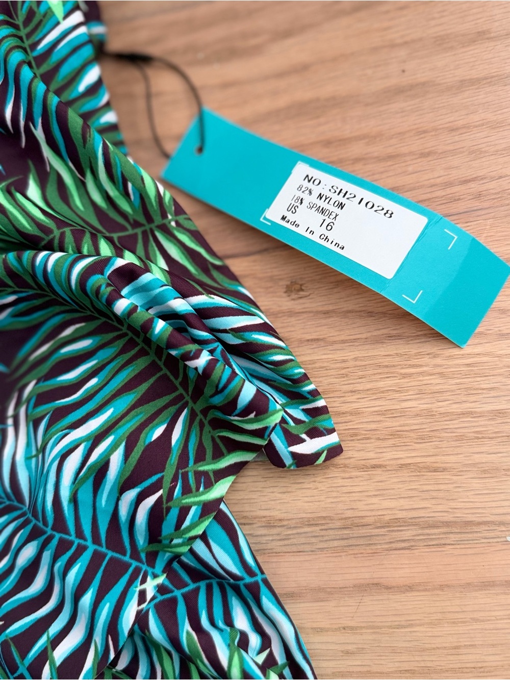 💕 3 for $25 sale. Women’s Green Tropical Ruffle Swim Top - Picture 6 of 10